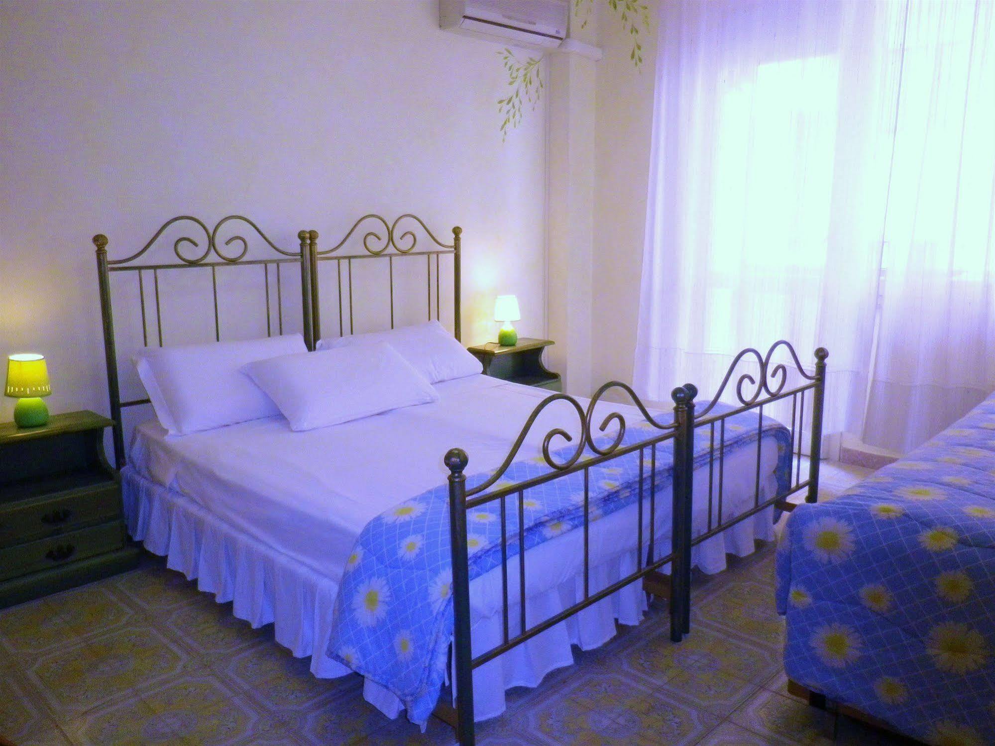Elisart Guest House Альгеро Екстер'єр фото